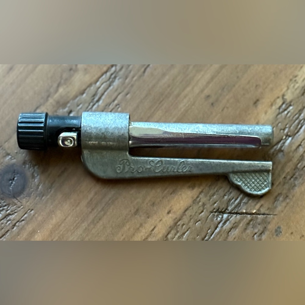 Vintage "Pro-Curler" Curling Iron